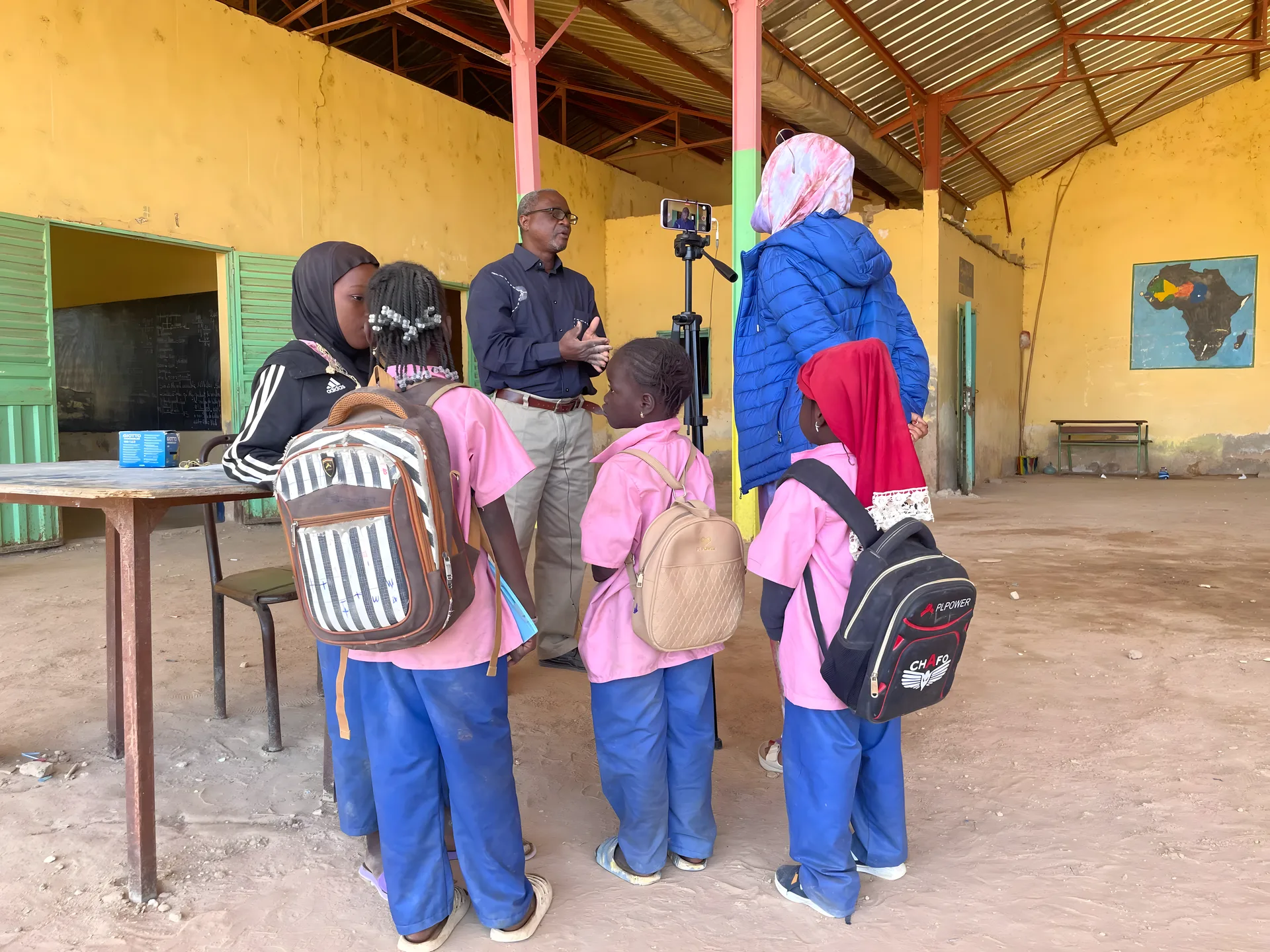 Enfants dans une salle de classe en Mauritanie